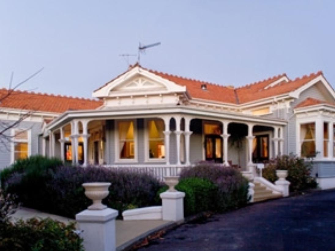 Mchardy Lodge เนเปียร์ ภายนอก รูปภาพ